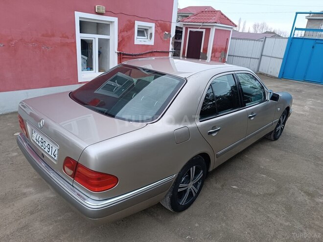 Mercedes E 230 1997, 317,000 km - 2.3 l - Masallı