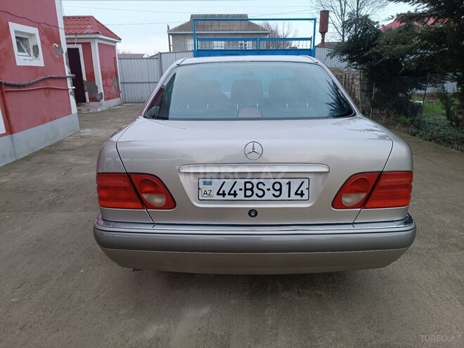 Mercedes E 230 1997, 317,000 km - 2.3 l - Masallı