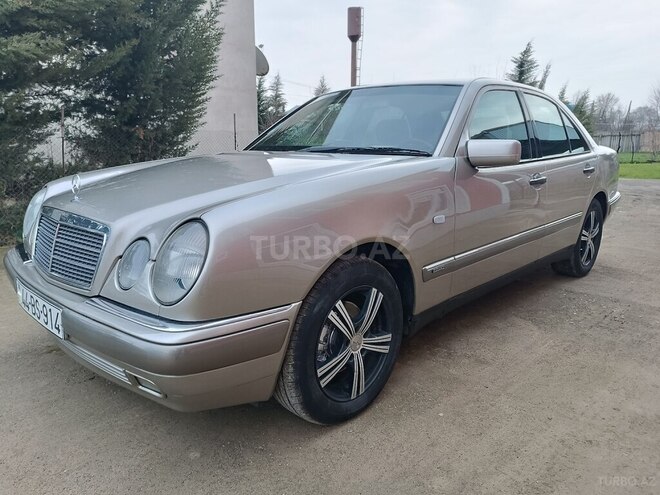 Mercedes E 230 1997, 317,000 km - 2.3 l - Masallı