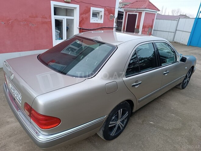 Mercedes E 230 1997, 317,000 km - 2.3 l - Masallı