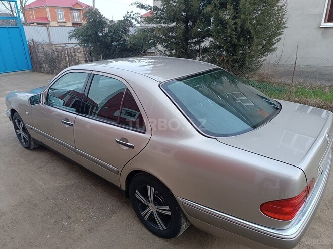 Mercedes E 230 1997, 317,000 km - 2.3 l - Masallı