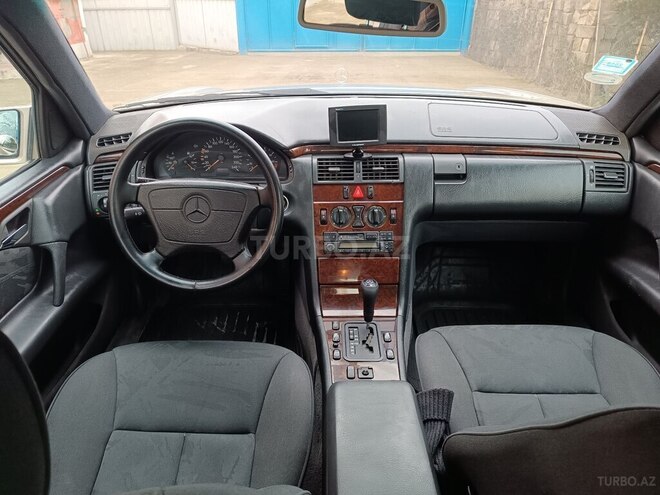 Mercedes E 230 1997, 317,000 km - 2.3 l - Masallı