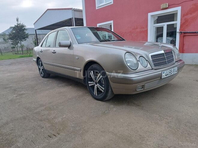 Mercedes E 230 1997, 317,000 km - 2.3 l - Masallı