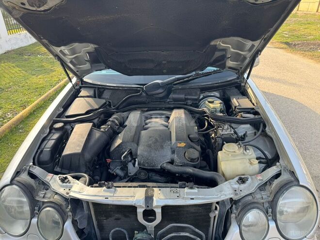 Mercedes E 240 2000, 335,300 km - 2.6 l - Şirvan