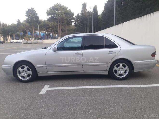 Mercedes E 220 2000, 410,000 km - 2.2 л - Sumqayıt