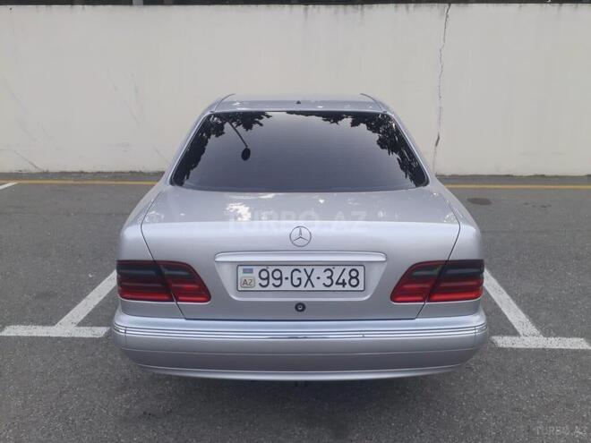 Mercedes E 220 2000, 410,000 km - 2.2 л - Sumqayıt