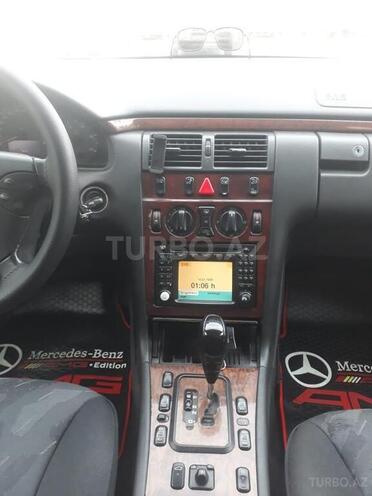 Mercedes E 220 2000, 410,000 km - 2.2 л - Sumqayıt