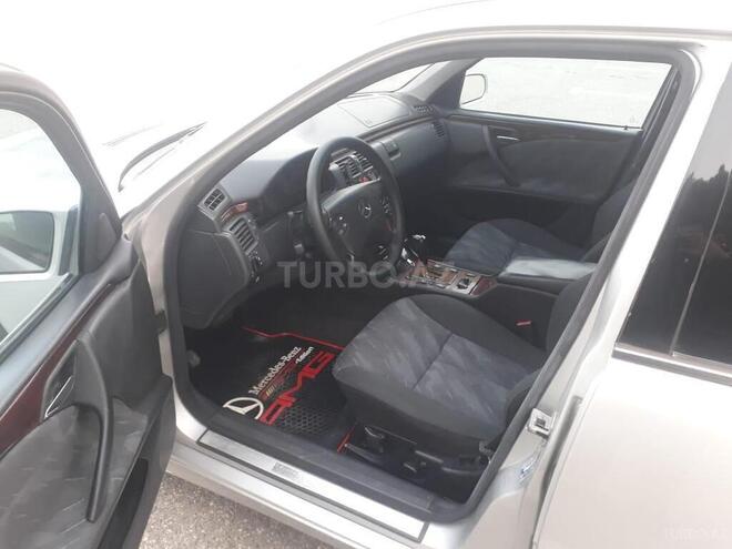 Mercedes E 220 2000, 410,000 km - 2.2 л - Sumqayıt