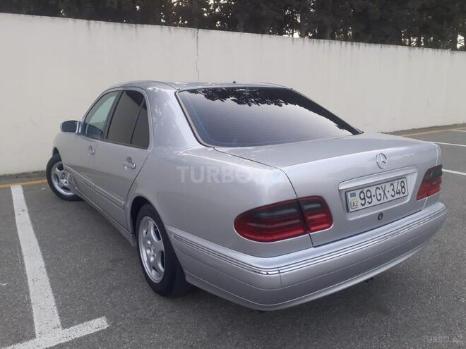 Mercedes E 220 2000, 410,000 km - 2.2 л - Sumqayıt