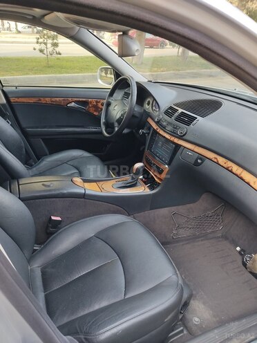 Mercedes E 240 2002, 221,000 km - 2.4 l - Bakı