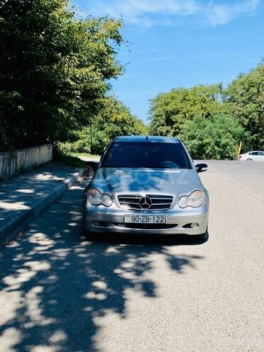 Mercedes C 200 2001, 299,000 km - 2.0 l - Qusar