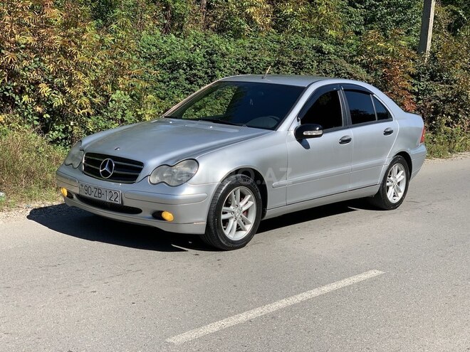 Mercedes C 200 2001, 299,000 km - 2.0 l - Qusar