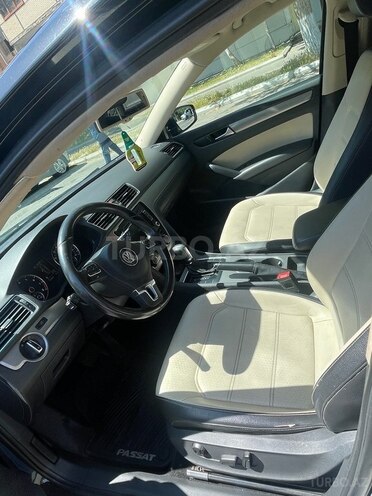 Volkswagen Passat 2014, 153,000 km - 1.8 l - Bakı
