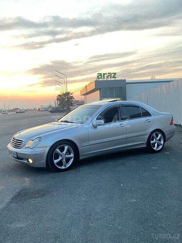 Mercedes C 240 2001, 285,445 km - 2.4 l - Göygöl