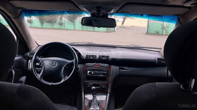 Mercedes C 220 2001, 326,000 km - 2.2 l - Masallı
