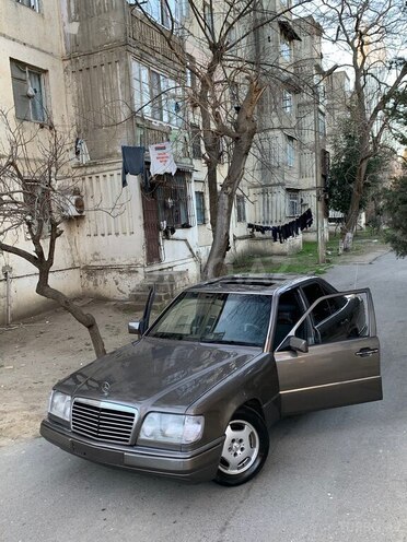 Mercedes E 200 1994, 210,000 km - 2.0 l - Bakı