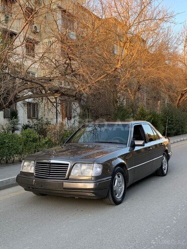 Mercedes E 200 1994, 210,000 km - 2.0 l - Bakı