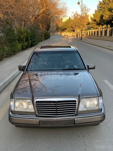 Mercedes E 200 1994, 210,000 km - 2.0 l - Bakı