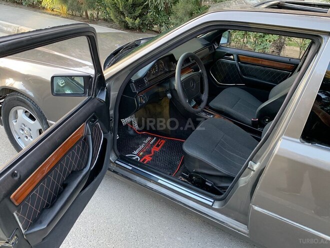 Mercedes E 200 1994, 210,000 km - 2.0 l - Bakı