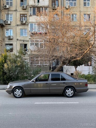 Mercedes E 200 1994, 210,000 km - 2.0 l - Bakı
