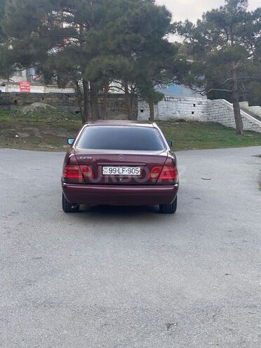 Mercedes E 230 1996, 335,000 km - 2.3 л - Bakı