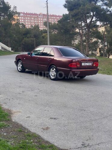Mercedes E 230 1996, 335,000 km - 2.3 л - Bakı