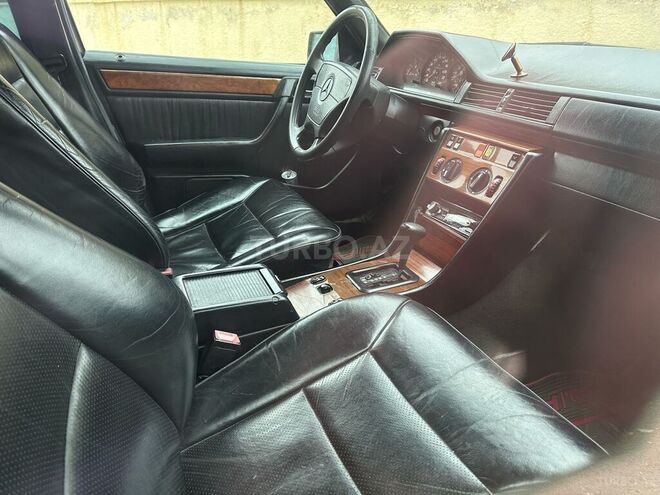 Mercedes E 200 1993, 280,000 km - 2.0 l - Gəncə