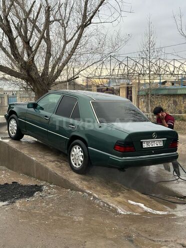 Mercedes E 200 1993, 280,000 km - 2.0 l - Gəncə