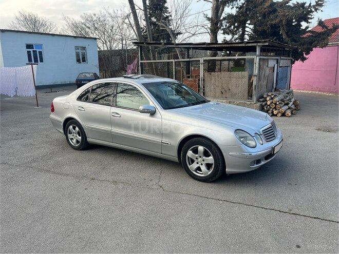 Mercedes E 220 2003, 326,000 km - 2.2 l - Bakı