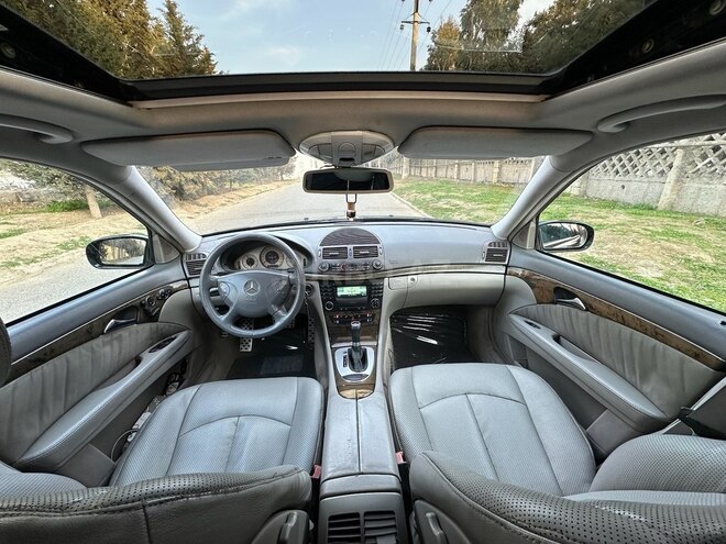 Mercedes E 240 2002, 285,000 km - 2.6 l - Bakı