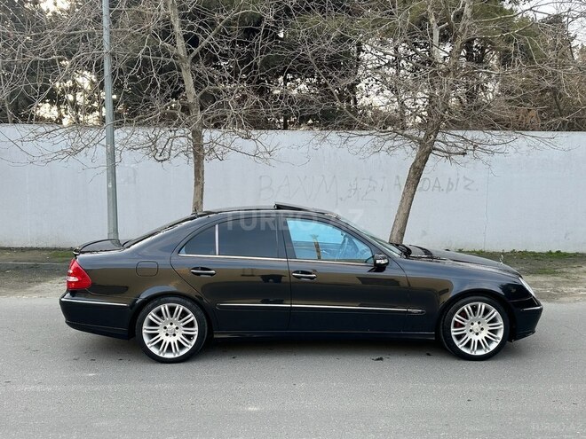 Mercedes E 240 2002, 285,000 km - 2.6 l - Bakı