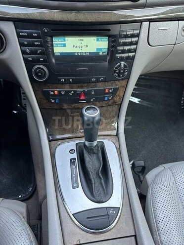 Mercedes E 240 2002, 285,000 km - 2.6 l - Bakı