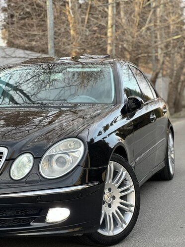 Mercedes E 240 2002, 285,000 km - 2.6 l - Bakı