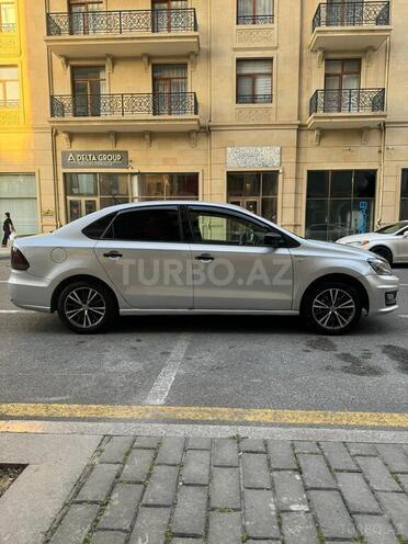 Volkswagen Polo 2011, 487,000 km - 1.6 l - Bakı