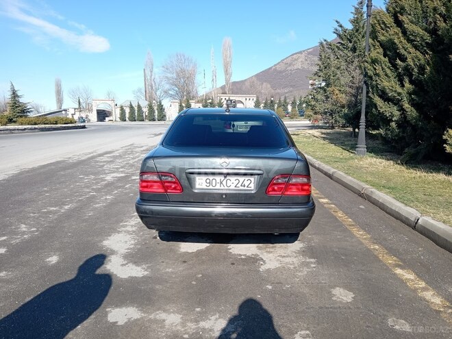 Mercedes E 230 1997, 369,599 km - 2.3 l - Şəki