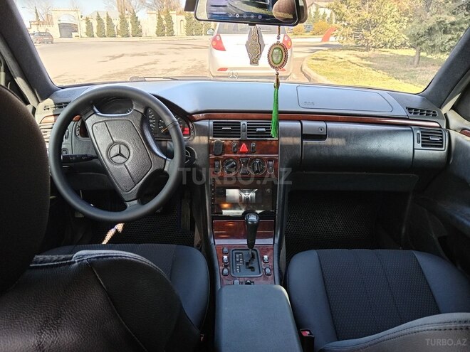 Mercedes E 230 1997, 369,599 km - 2.3 l - Şəki