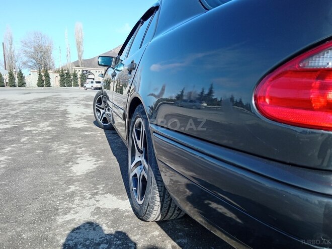 Mercedes E 230 1997, 369,599 km - 2.3 l - Şəki