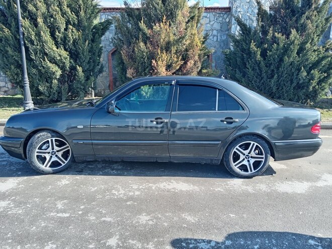 Mercedes E 230 1997, 369,599 km - 2.3 l - Şəki