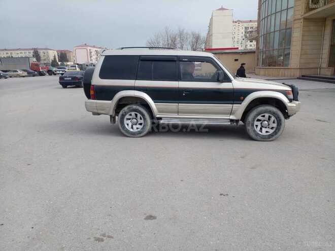 Mitsubishi Pajero 1993, 100,000 km - 2.5 l - Sumqayıt