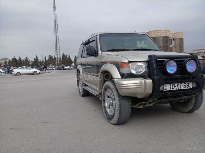 Mitsubishi Pajero 1993, 100,000 km - 2.5 l - Sumqayıt