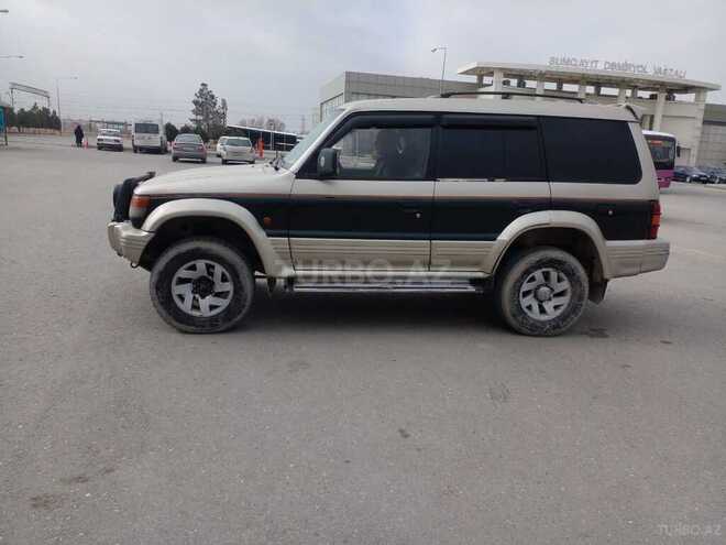 Mitsubishi Pajero 1993, 100,000 km - 2.5 l - Sumqayıt