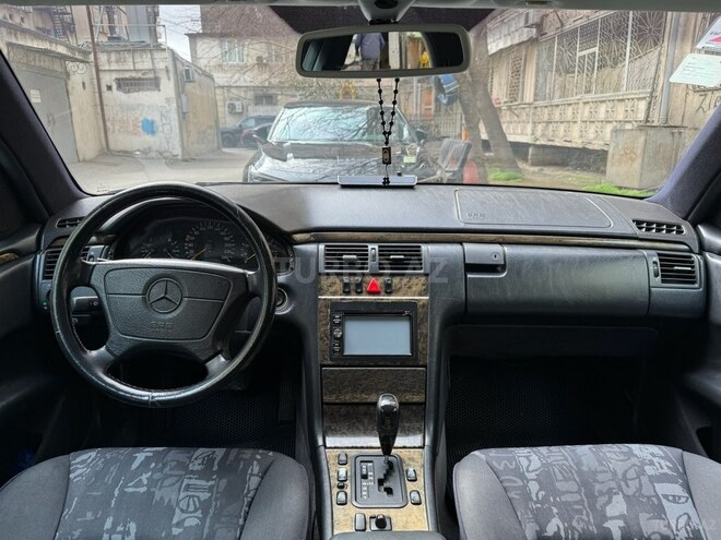 Mercedes E 240 1998, 482,000 km - 2.4 l - Bakı