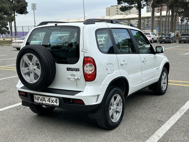 Chevrolet Niva 2015, 3,682 km - 1.7 l - Xırdalan