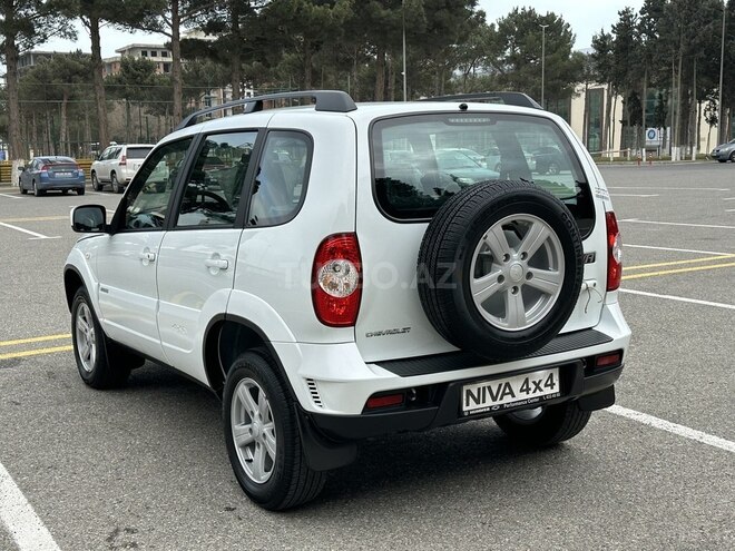 Chevrolet Niva 2015, 3,682 km - 1.7 l - Xırdalan