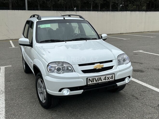 Chevrolet Niva 2015, 3,682 km - 1.7 l - Xırdalan