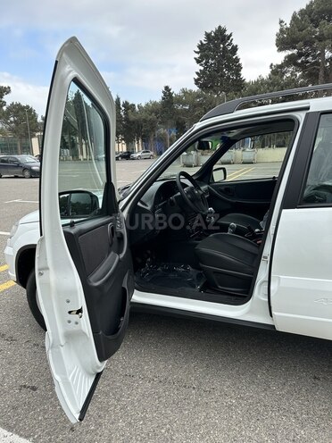 Chevrolet Niva 2015, 3,682 km - 1.7 l - Xırdalan