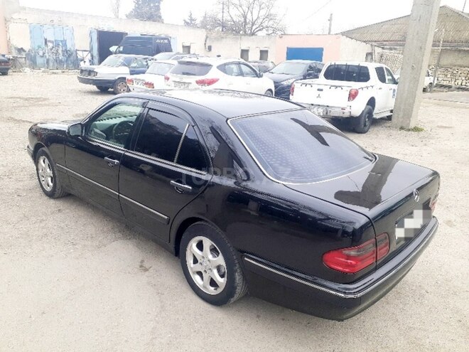 Mercedes E 230 1998, 295,000 km - 2.3 l - Sumqayıt