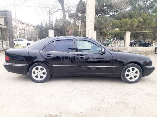 Mercedes E 230 1998, 295,000 km - 2.3 l - Sumqayıt