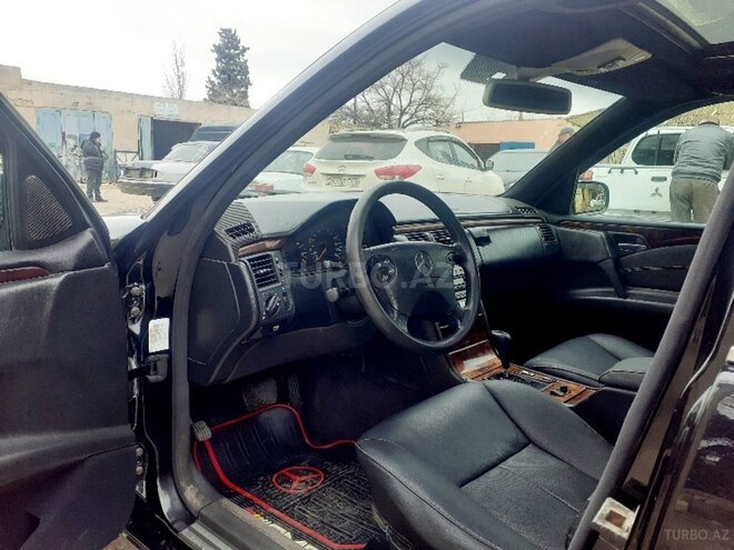 Mercedes E 230 1998, 295,000 km - 2.3 l - Sumqayıt