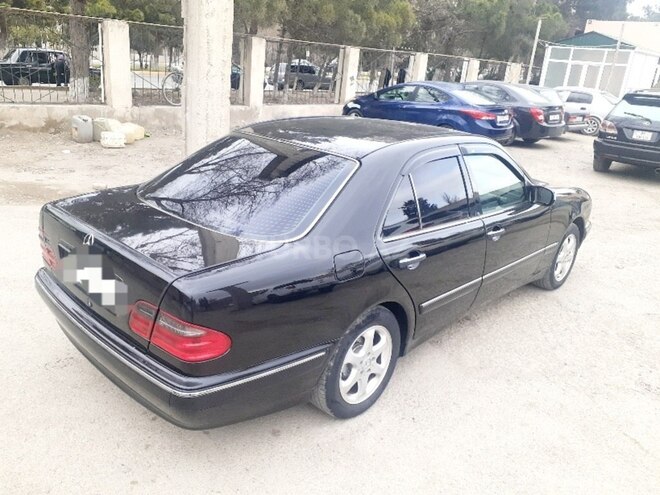 Mercedes E 230 1998, 295,000 km - 2.3 l - Sumqayıt